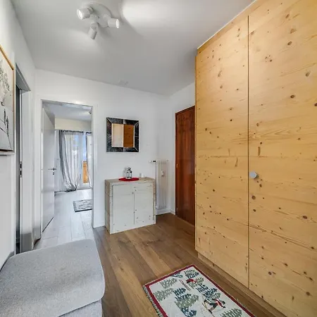 In The Heart Of Crans, Fireplace And Parking Daire